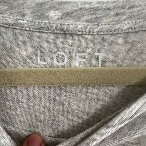 NWT LOFT Gray Crew Neck Pretzel Graphic Tee Size XS - Picture 3 of 5